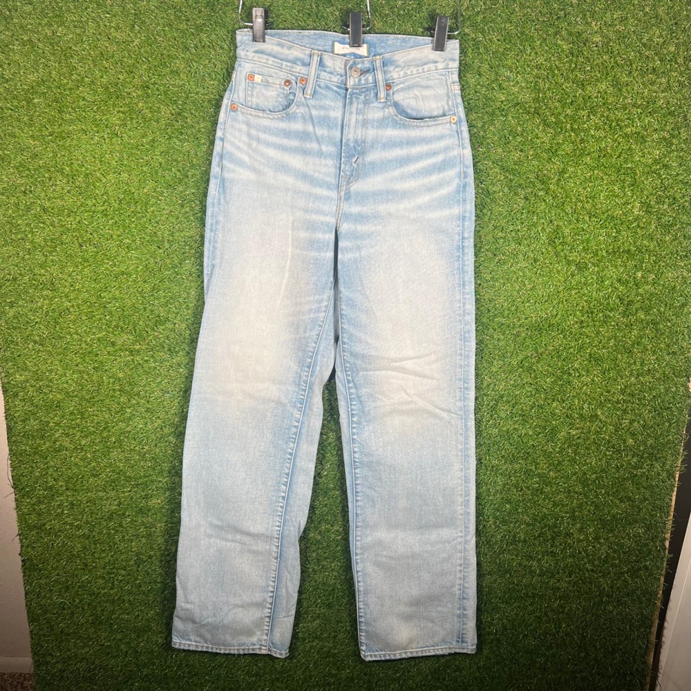 American Eagle Outfitters Light Wash Straight Leg Jeans